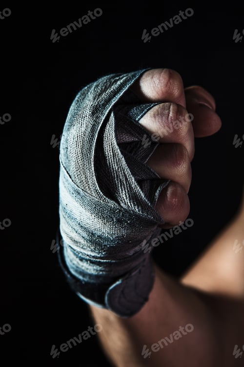 Preview: Close-up hand of muscular man with bandage