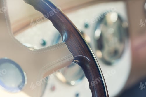 Preview: Wooden steering wheel