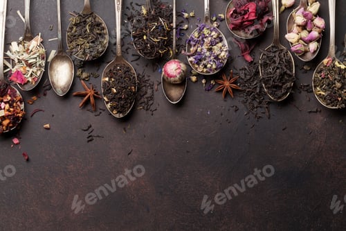 Preview: Various tea in spoons. Black, green and red tea