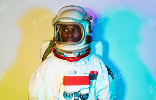 Preview: cinematic image of an astronaut.