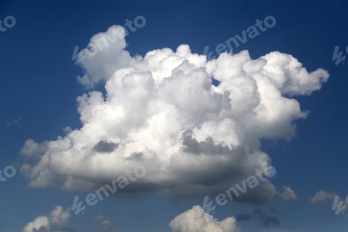 Preview: White clouds on the blue sky
