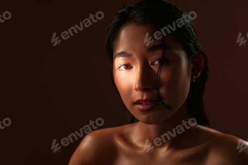 Preview: Natural beauty portrait of Asian woman