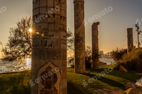 Preview: Sunset at the beautiful columns on Avenida de los Marineros in the coastal city of Torrevieja