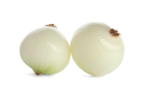 Preview: Fresh peeled onion bulbs on white background