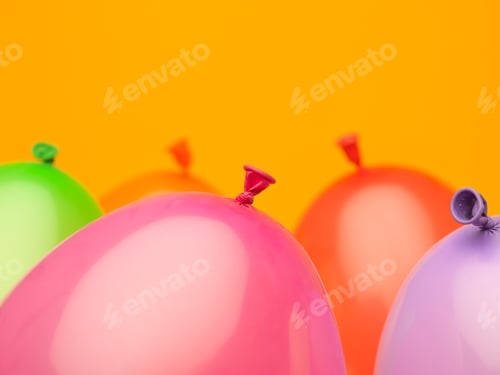 bunte Kugeln mit Schwanz