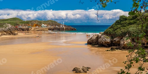 Preview: Urban Beach of Celorio, Las Cámaras Beach, Palombina Beach, Celorio, Llanes, Spain