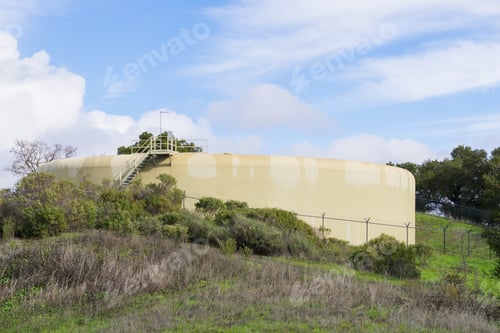 Preview: Large, round water tank, California