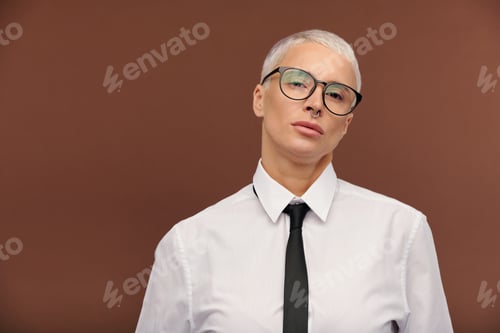 Preview: Stylish Adult in White Shirt and Tie