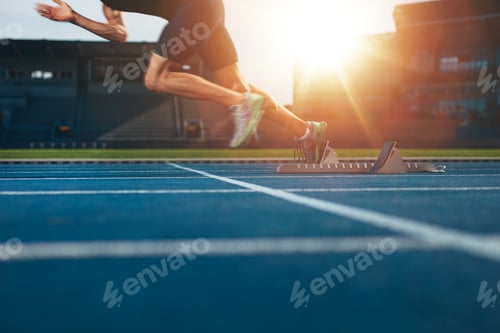 Preview: Runner launching off the start line