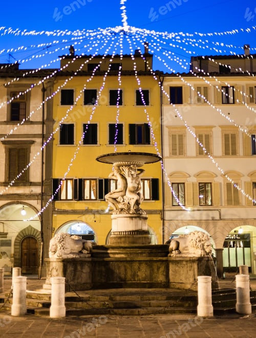 Preview: Farinata Degli Uberti square in Empoli, Italy