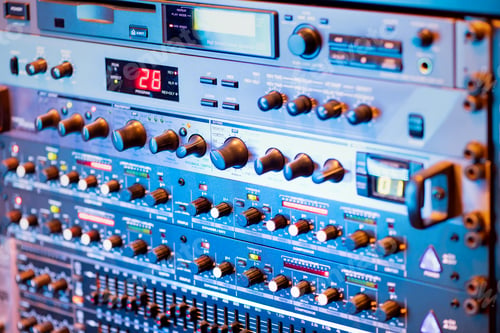 Preview: Professional electronic device for amplifying music