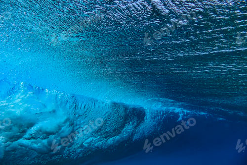 Preview: Underwater view of ocean wave