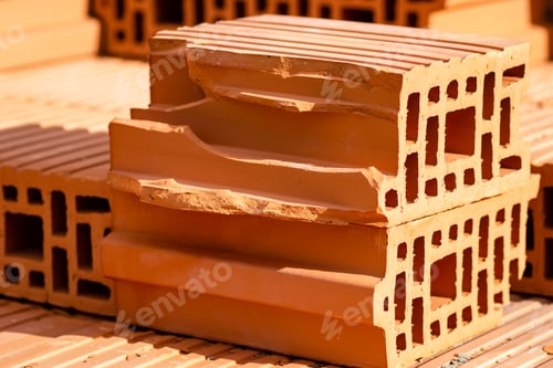 Preview: A pile of blocks in front of the construction site.