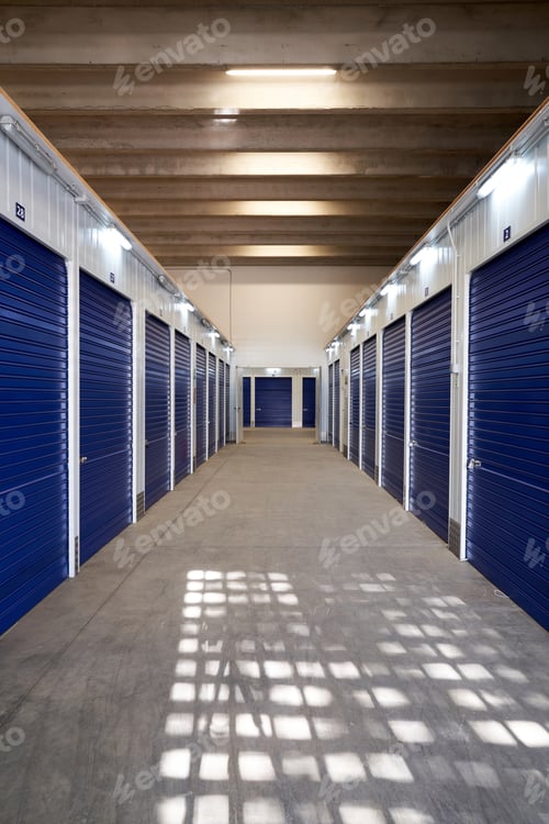 Preview: Long narrow corridor with storage in an industrial building for rental