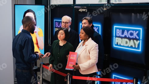 Preview: Anxious customers in line for deals