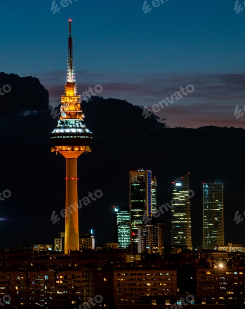 Preview: torrespaña building in madrid at night