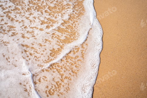 Preview: Clear turquoise sea and waves