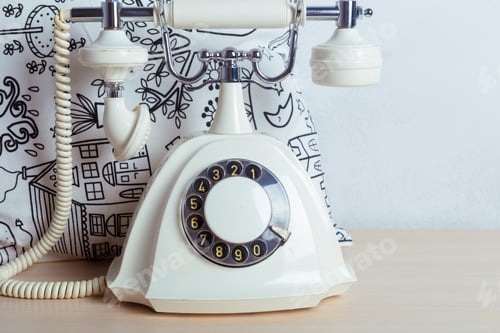 Preview: Retro telephone