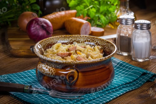 Preview: Pasta with sauerkraut and sausage.