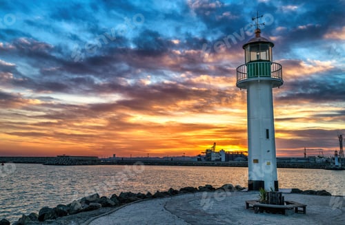 Preview: Lighthouse at sunset in the harbor of Burgas, Bulgaria