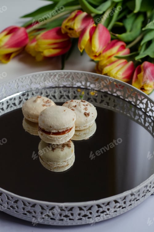 Preview: Macaroon cake on a beautiful plate