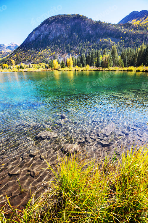 Preview: Autumn lake