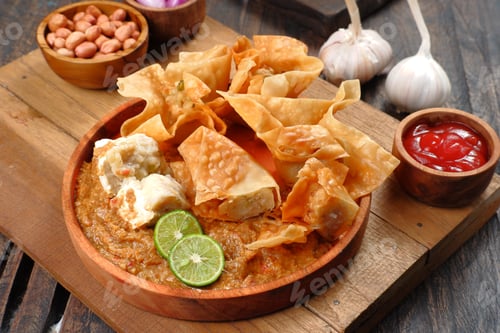 Preview: batagor,is a street food that is very popular in Indonesia.