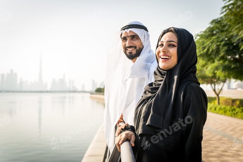 Preview: Arabic couple dating in Dubai
