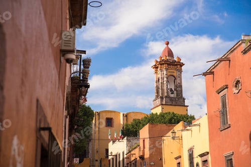 Preview: Beautiful shot of the bell tower of San Miguel Allende