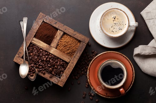 Preview: Coffee cup, roasted beans and ground coffee