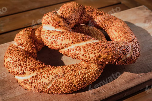 Preview: Freshly baked bagel with sesame seeds