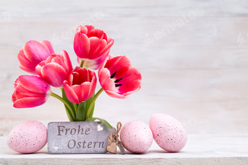 Preview: Pink tulips, spring flowers and Easter decoration.