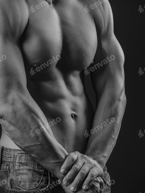 Preview: Perfectly fit shirtless young man