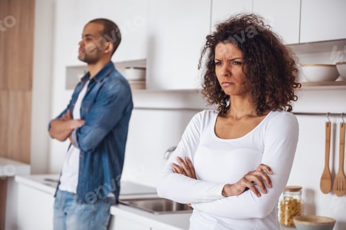 Preview: Couple in kitchen