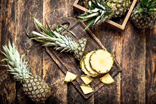 Preview: Sliced fresh pineapple.