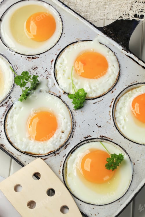 Preview: Fried sunny side up eggs