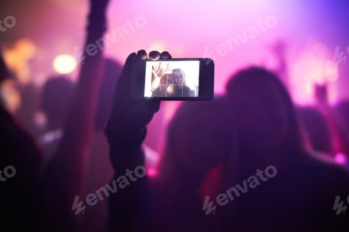 Preview: No cameras during the concert