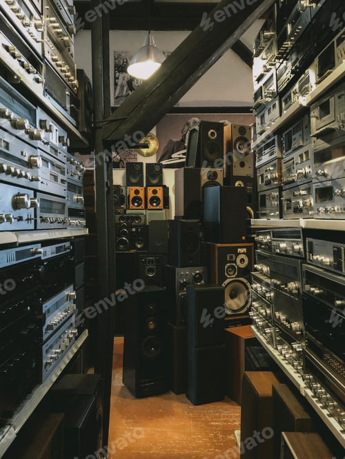 Preview: audio equipment in the store is worth a lot