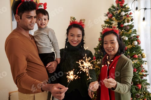 Visualização: Família comemorando o Natal em casa