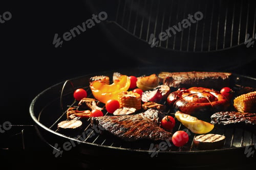 Preview: Assorted delicious meat and vegetables on barbecue grill