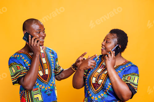 Preview: Couple gesticulating, chatting on phone
