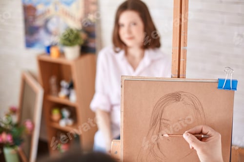 Preview: Drawing woman