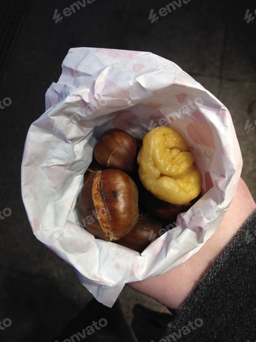 Preview: roasted chestnuts in cornet