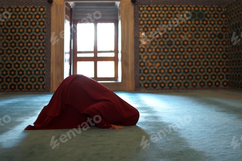 Preview: Woman Praying