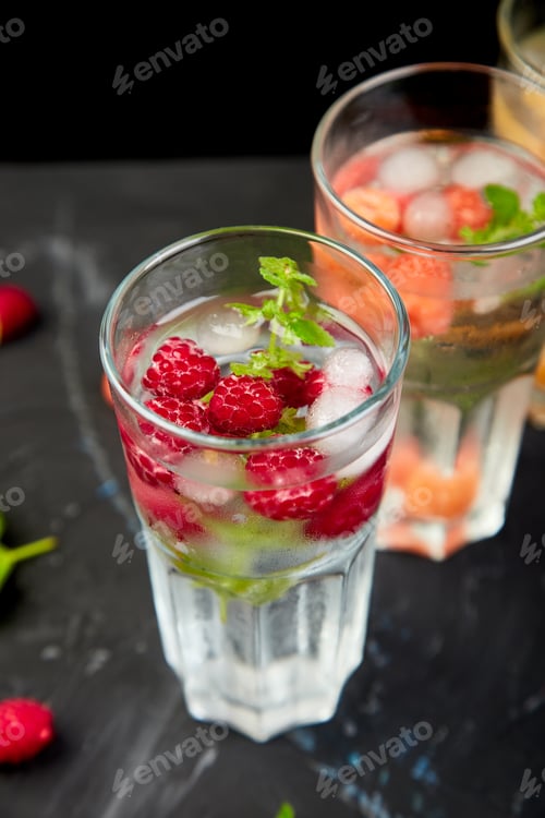 Preview: Detox infused flavored water