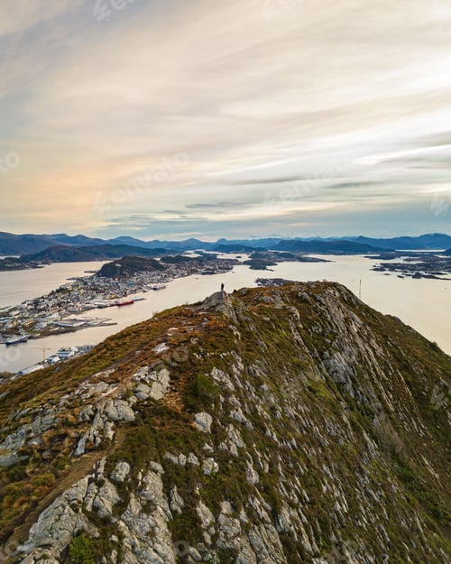 Preview: Hiking trip to Sukkertoppen