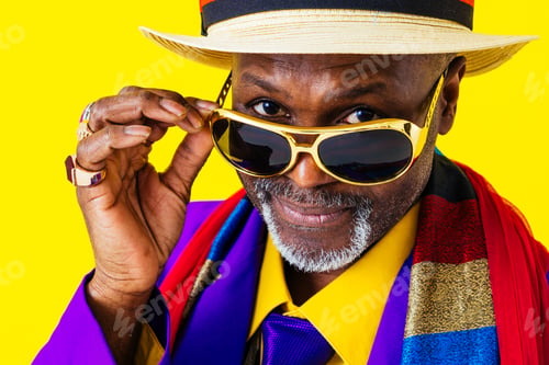 Preview: Cool senior man with fashionable outfit portrait