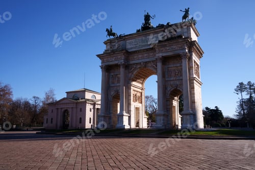 Preview: Arco della Pace in Milan, Italy