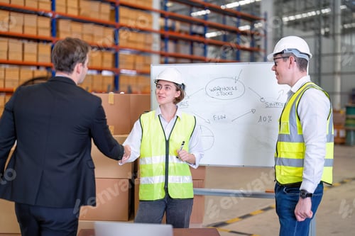 Preview: Group of worker working in warehouse