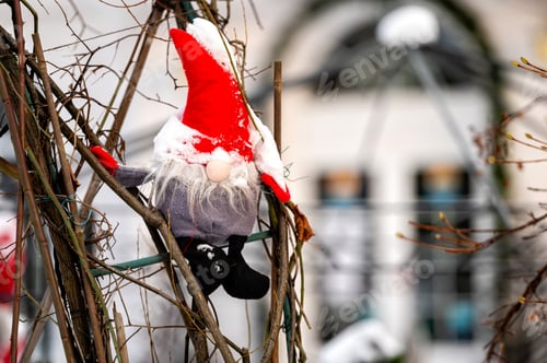 Preview: Decorated christmas tree pine on blurred background, bokeh light banner